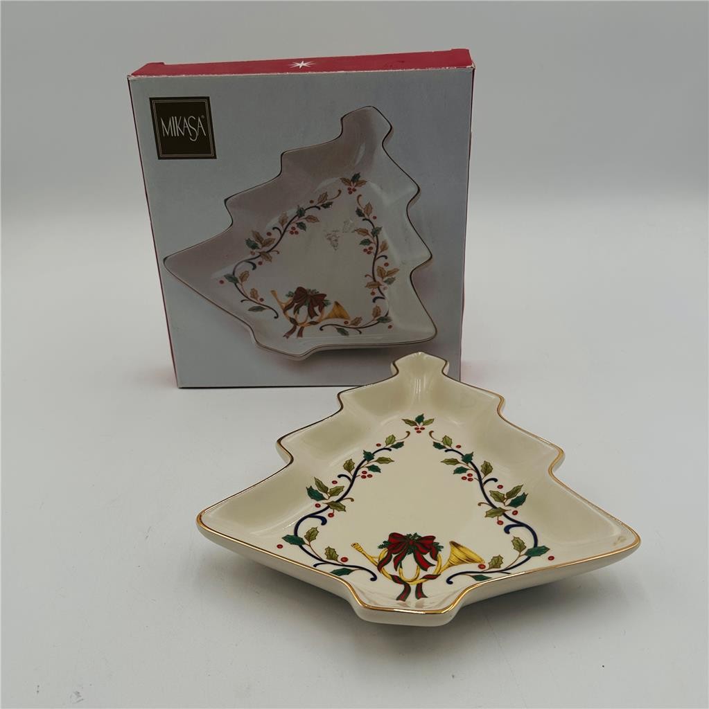 Mikasa Holiday Elegance Christmas Tree Candy Dish 8 Inch Porcelain With Box
