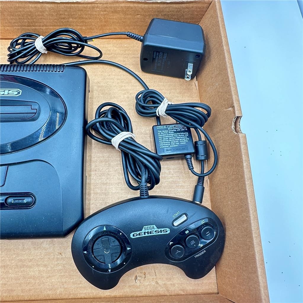 Sega Genesis The Core System 16-Bit Graphics Untested Missing Side Cover