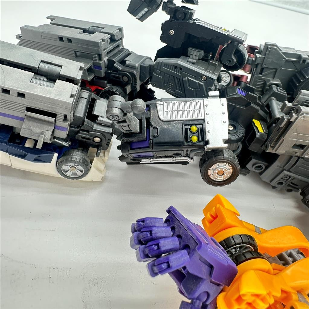 Fansproject Intimidator (3rd Party Stunticons, Menasor) Missing Pieces
