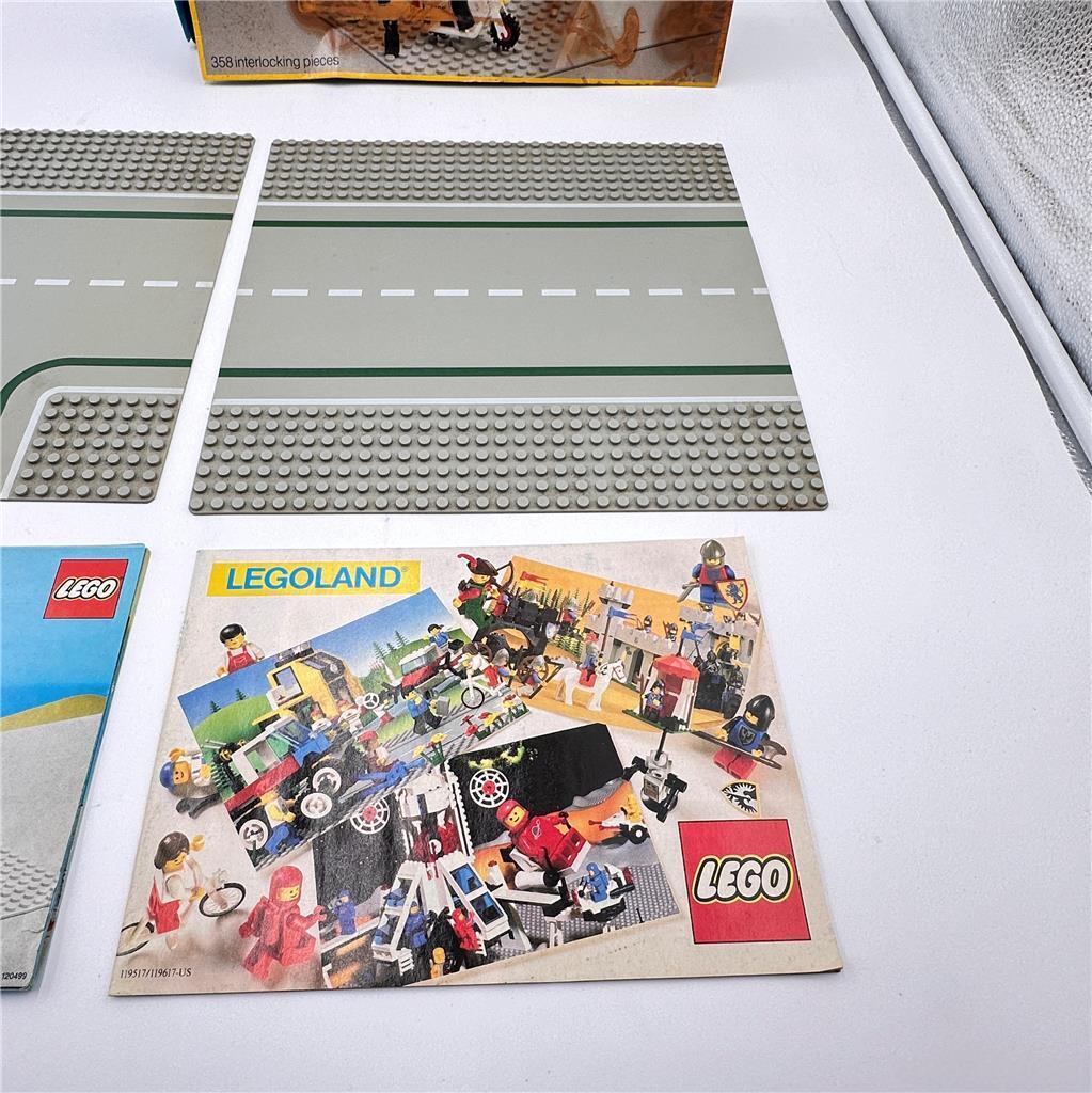 LEGO Town: Police Command Base-Missing pieces-See pictures