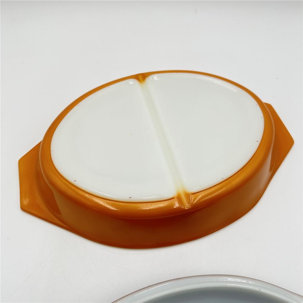 Pyrex Vintage Brown #945C Lid & #063 1 Quart Bottom Oval Divided Casserole Dish