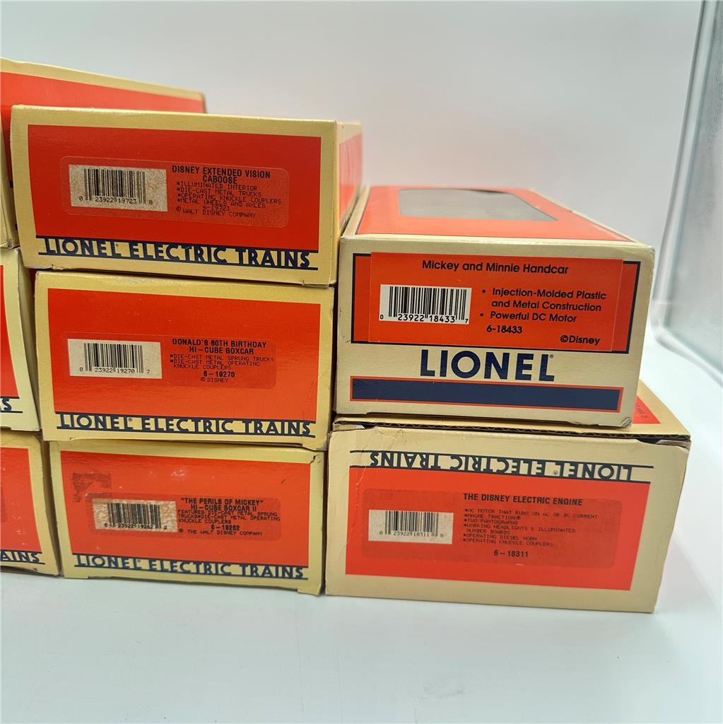 Vtg 1990s Disney Lionel Electric Train (Set of 8 Trains)