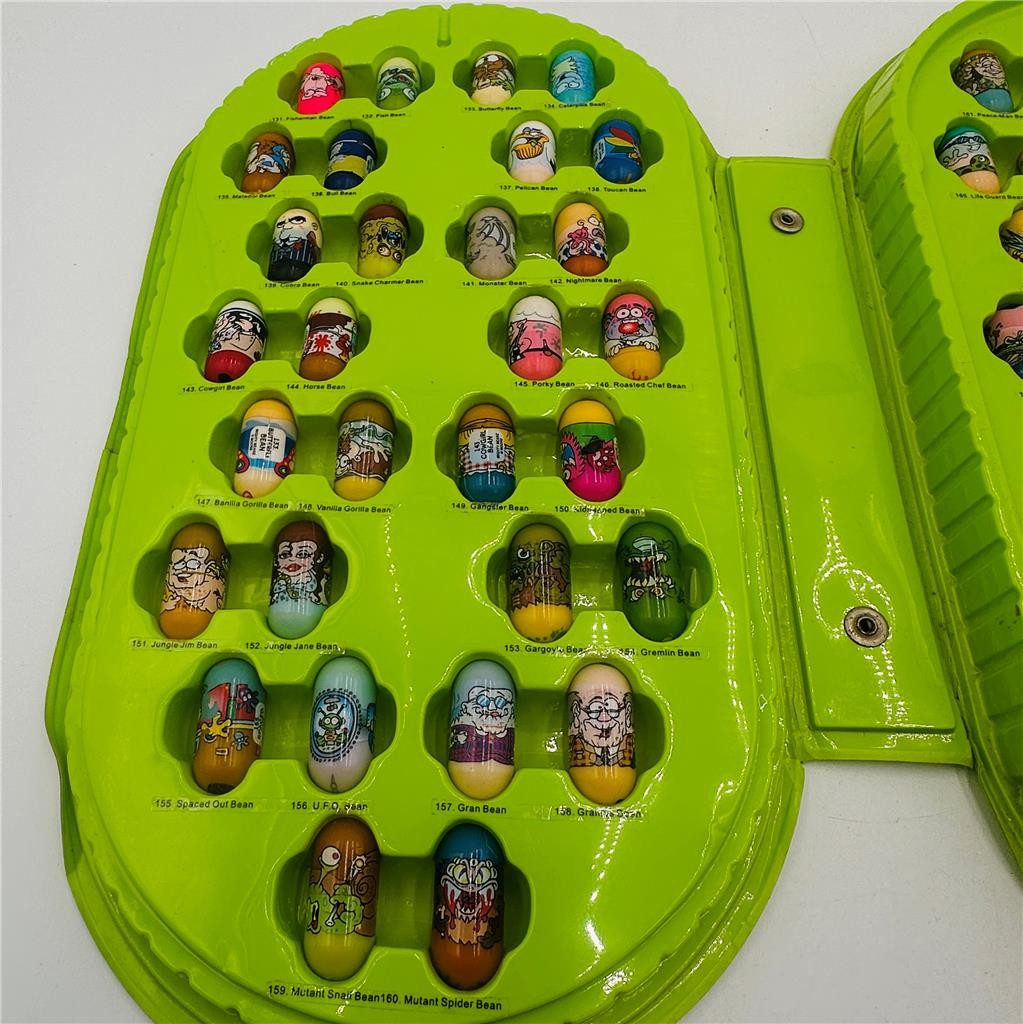 60 Mighty Beanz With Green Case