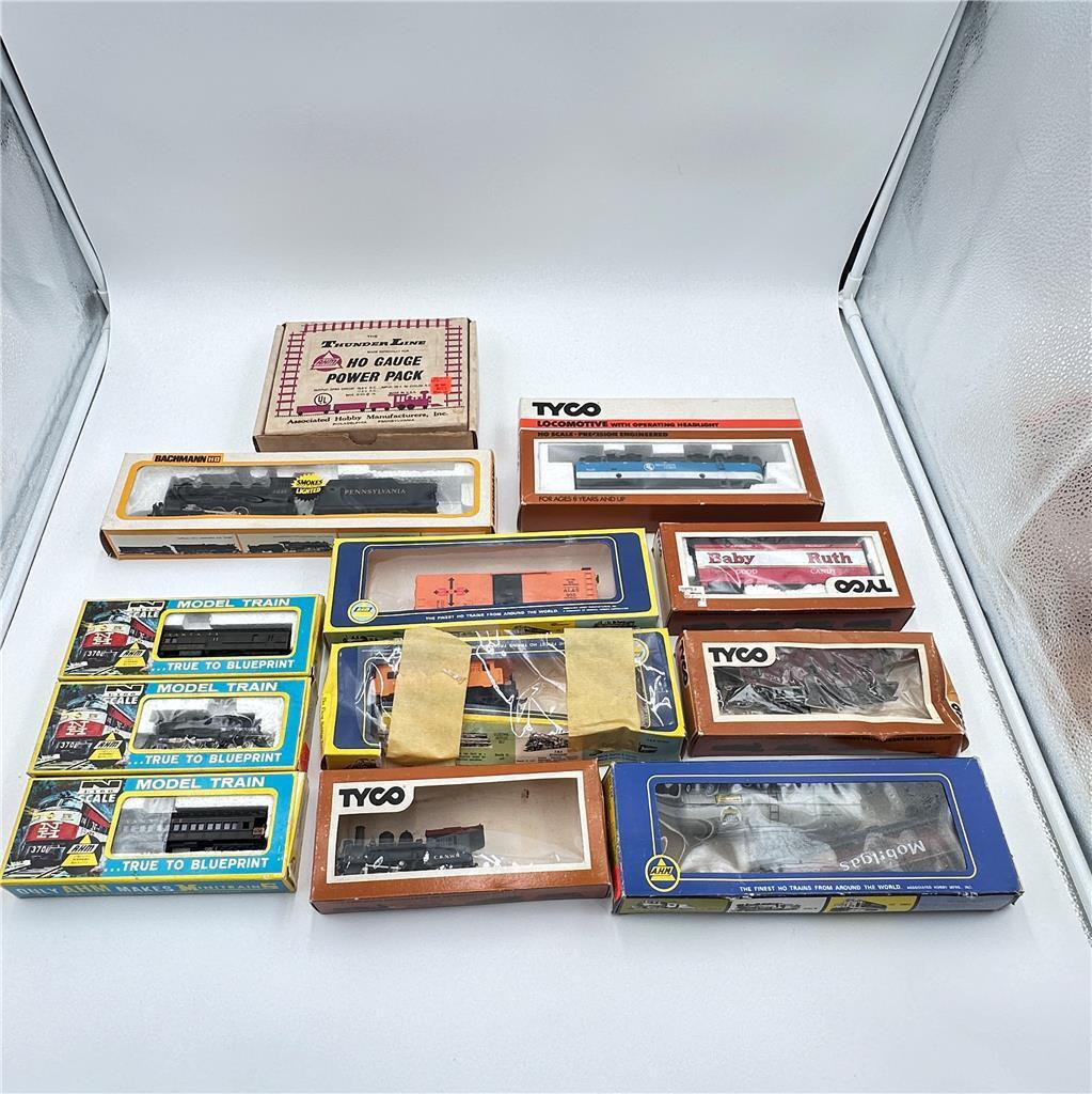 Lot of Model Trains, Tracks and Buildings Please See Pictures