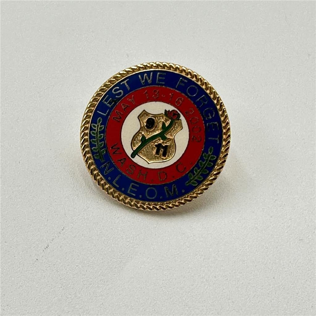 Lest We Forget May 13-16 '02 National Law Enforcement Officers Memorial Pin