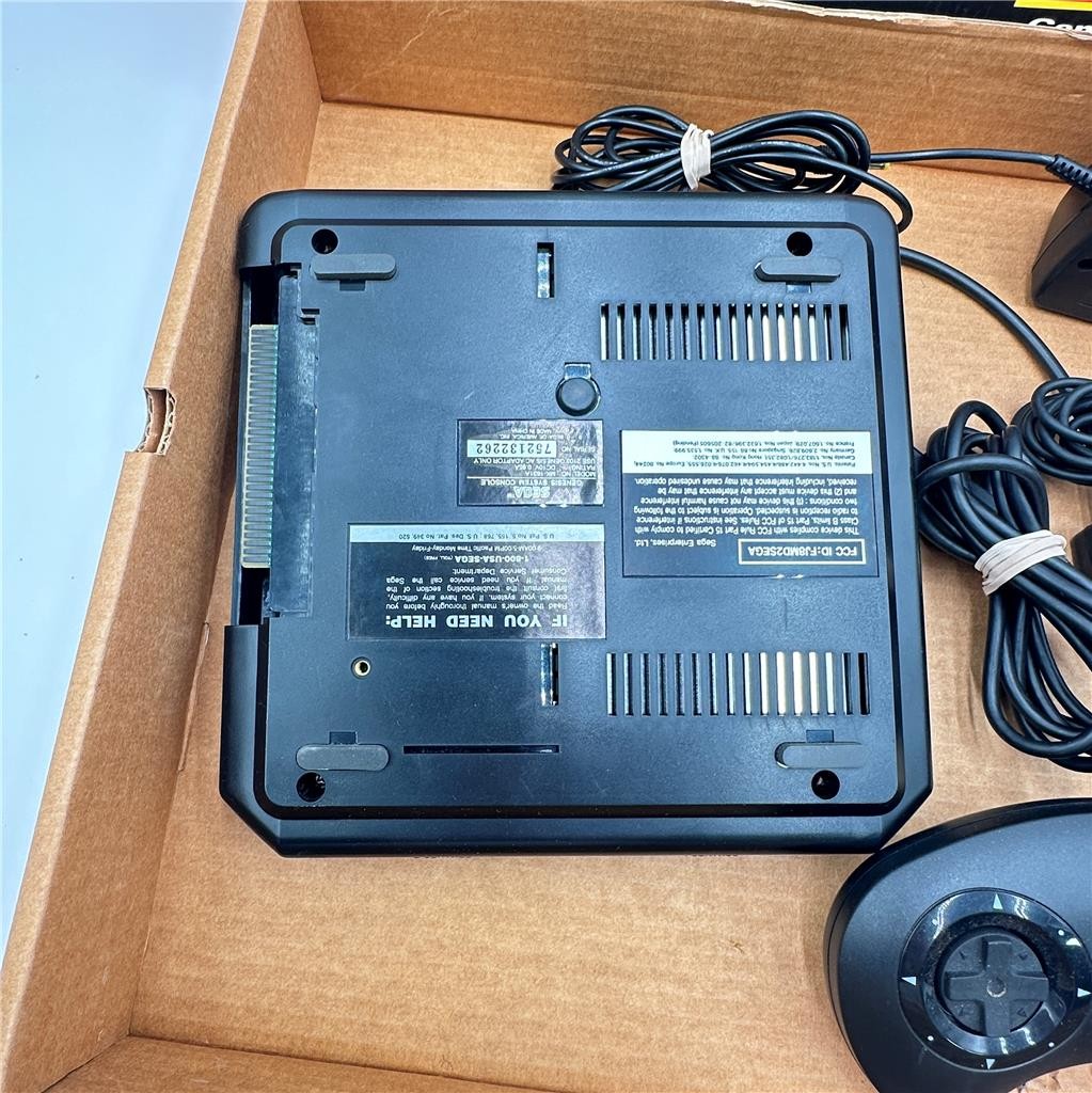 Sega Genesis The Core System 16-Bit Graphics Untested Missing Side Cover