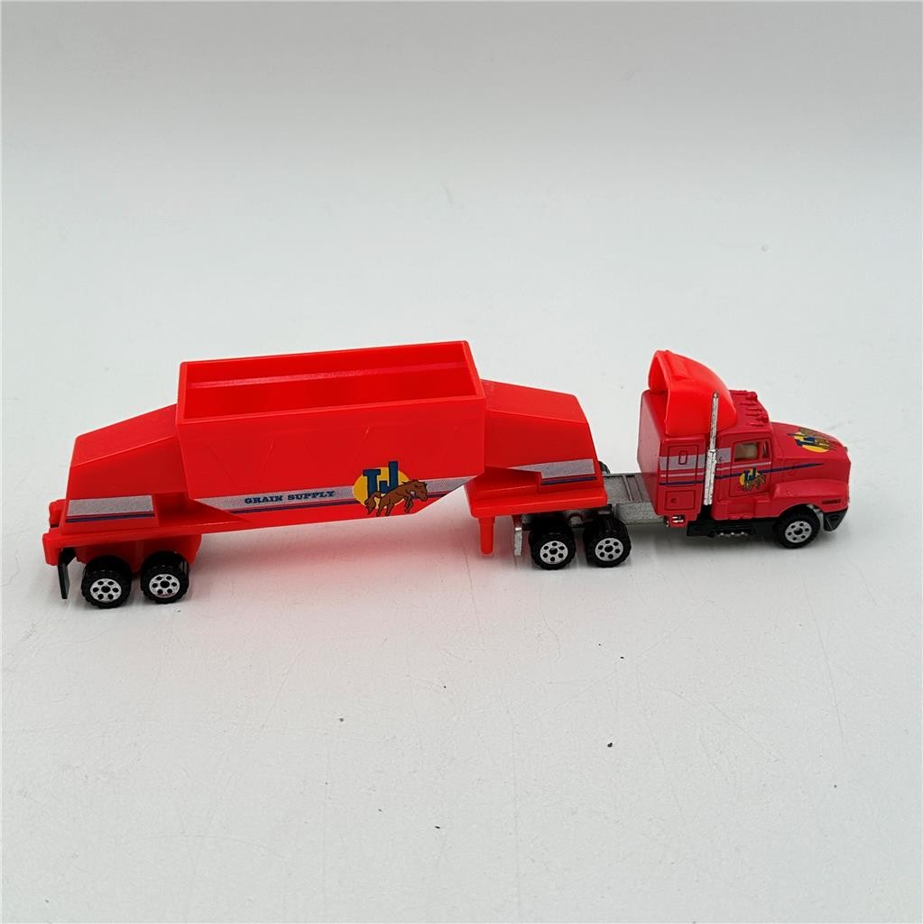 Road Champs Kenworth Grain Supply Truck Trailer