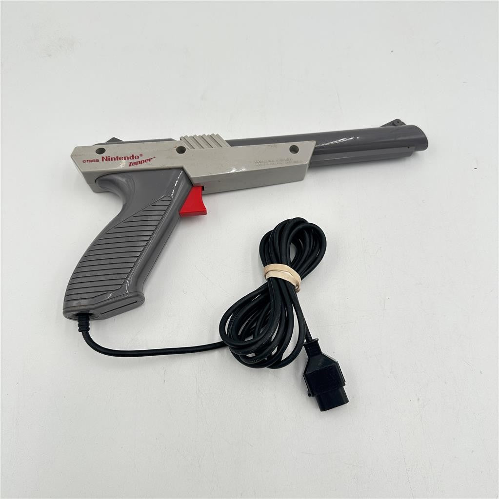 Nintendo NES Zapper Grey Gray Light Gun 1985 (NES-005)