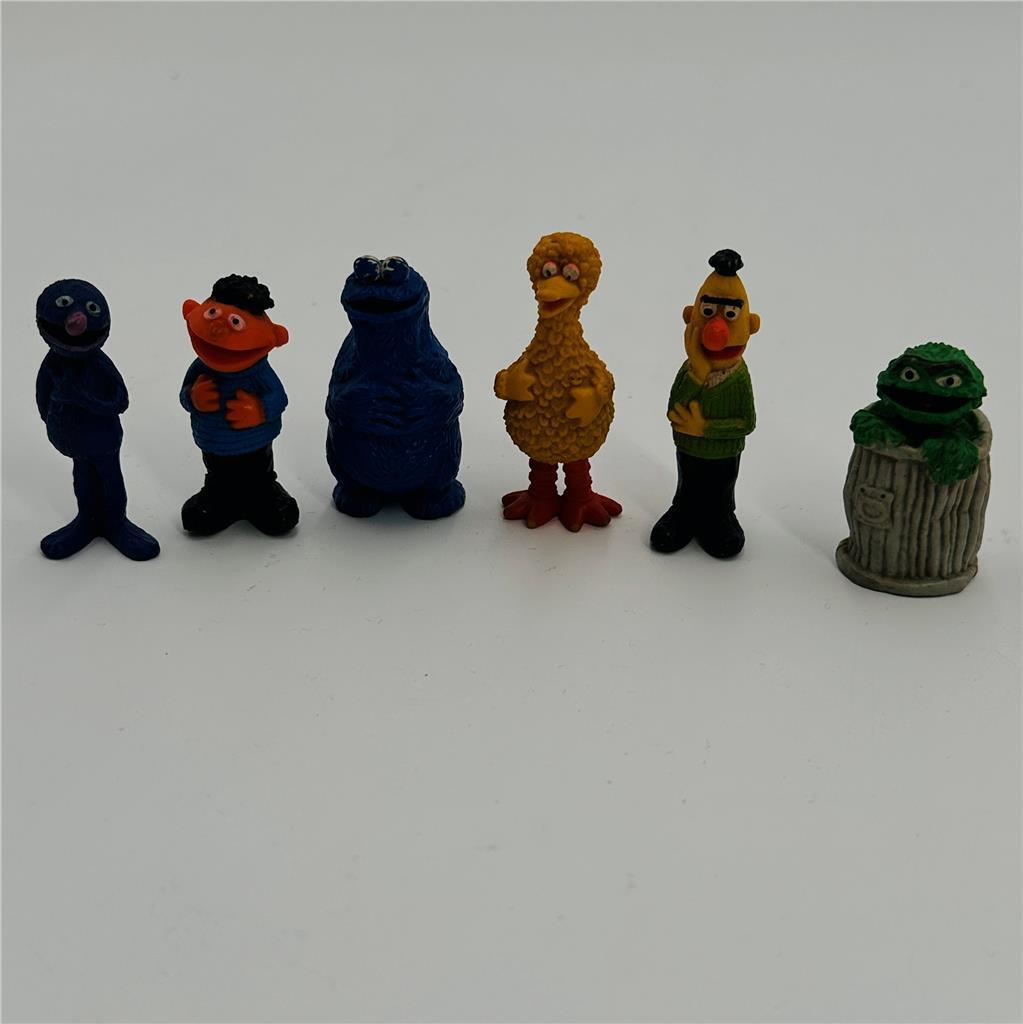 Lot of 6 Vintage Seasame Street 2.5" Figures Made in Hong Kong
