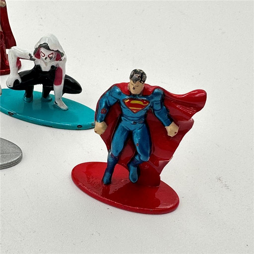 Jada Toys  Nano 1.75 inch Metalfigs Marvel DC Superman Thanos wonder woman