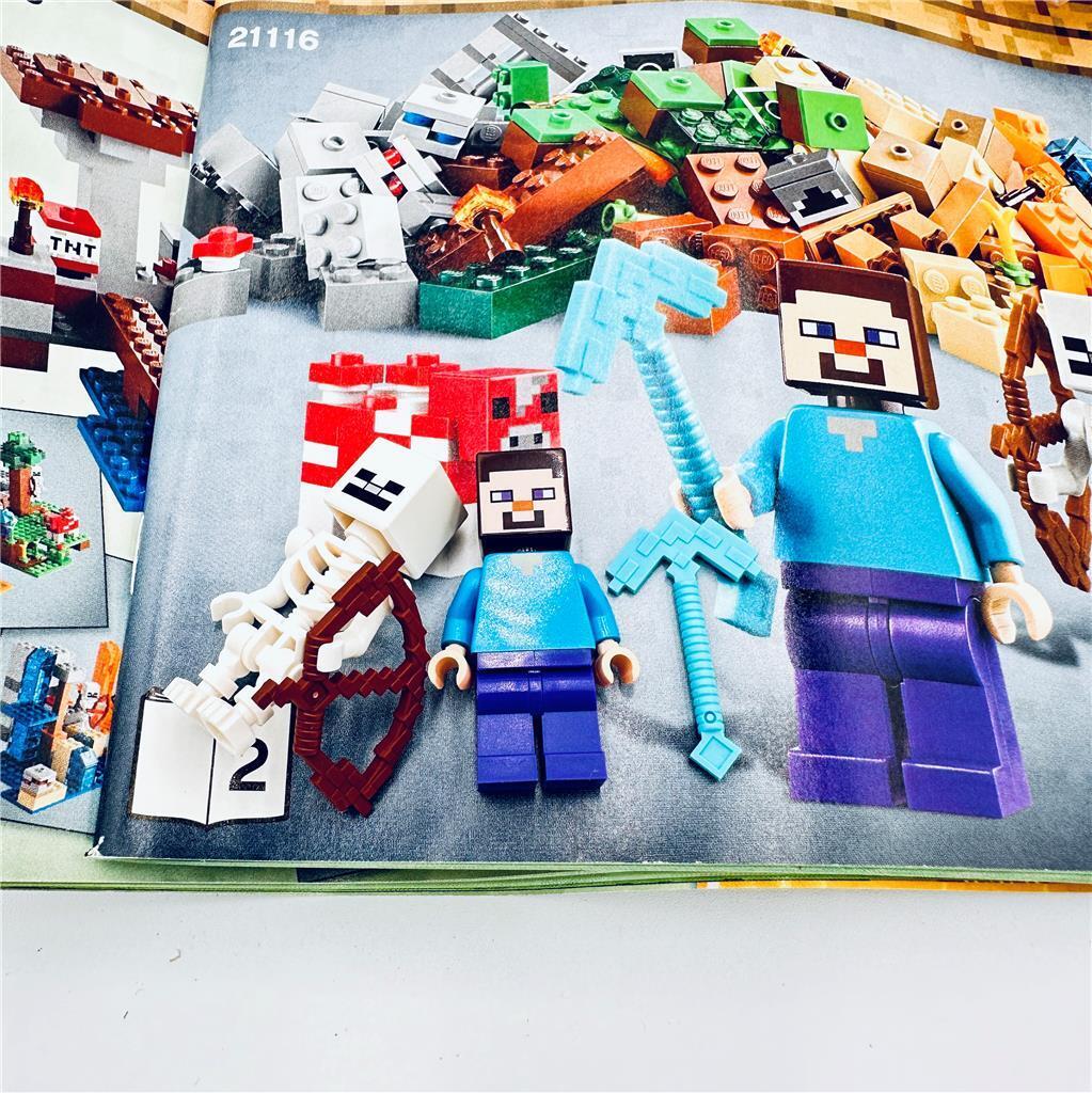 LEGO Minecraft: Crafting Box (21116)