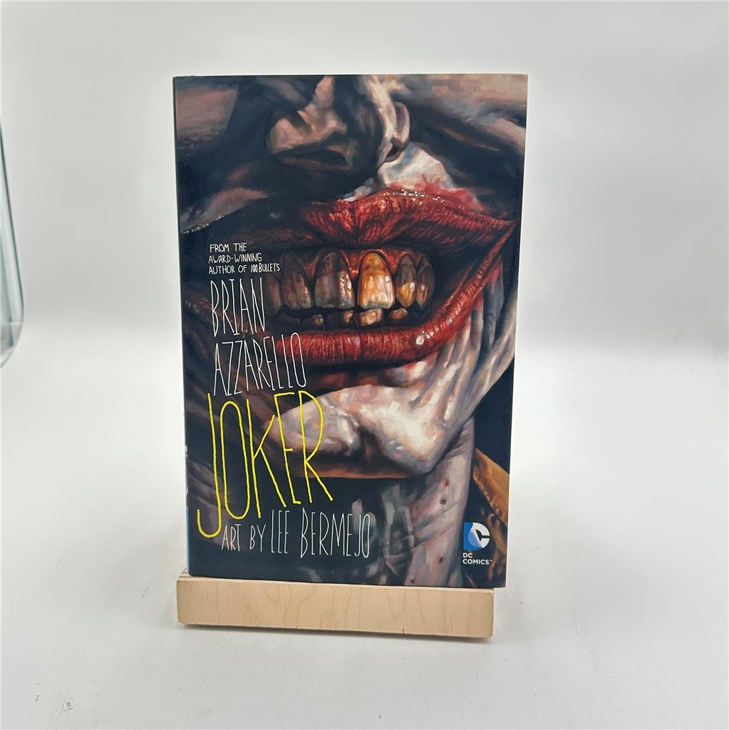 DC Comics Joker by Brian Azzarello Lee Bermejo Hardcover