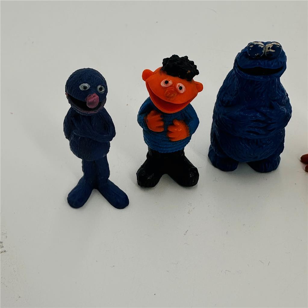 Lot of 6 Vintage Seasame Street 2.5" Figures Made in Hong Kong