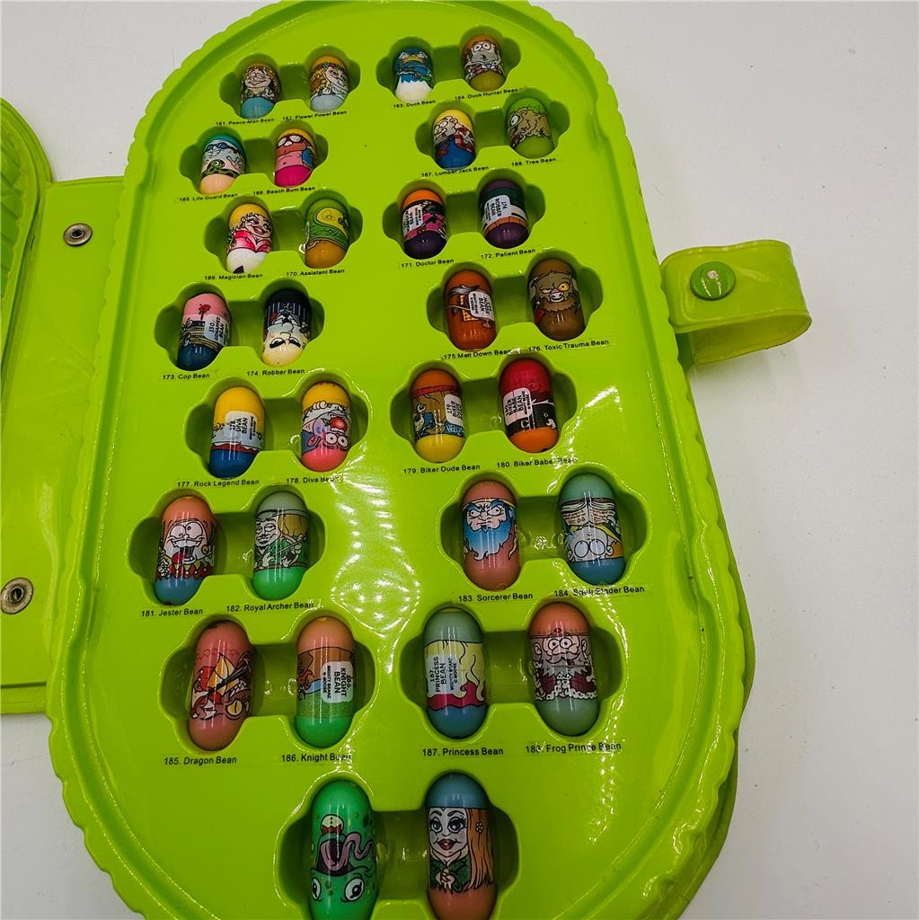 60 Mighty Beanz With Green Case