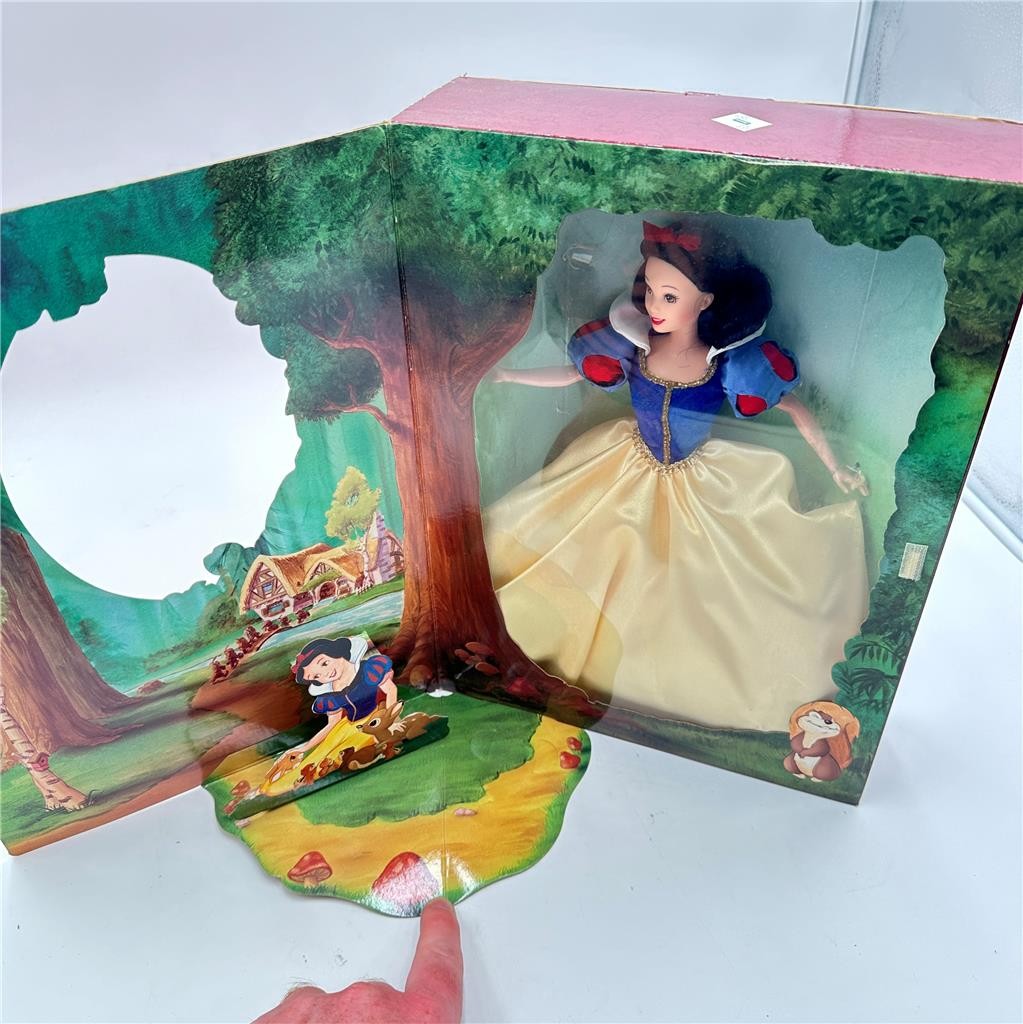 Mattel 1997 Disney's Snow White and the Seven Dwarfs 60th Anniversary 17761