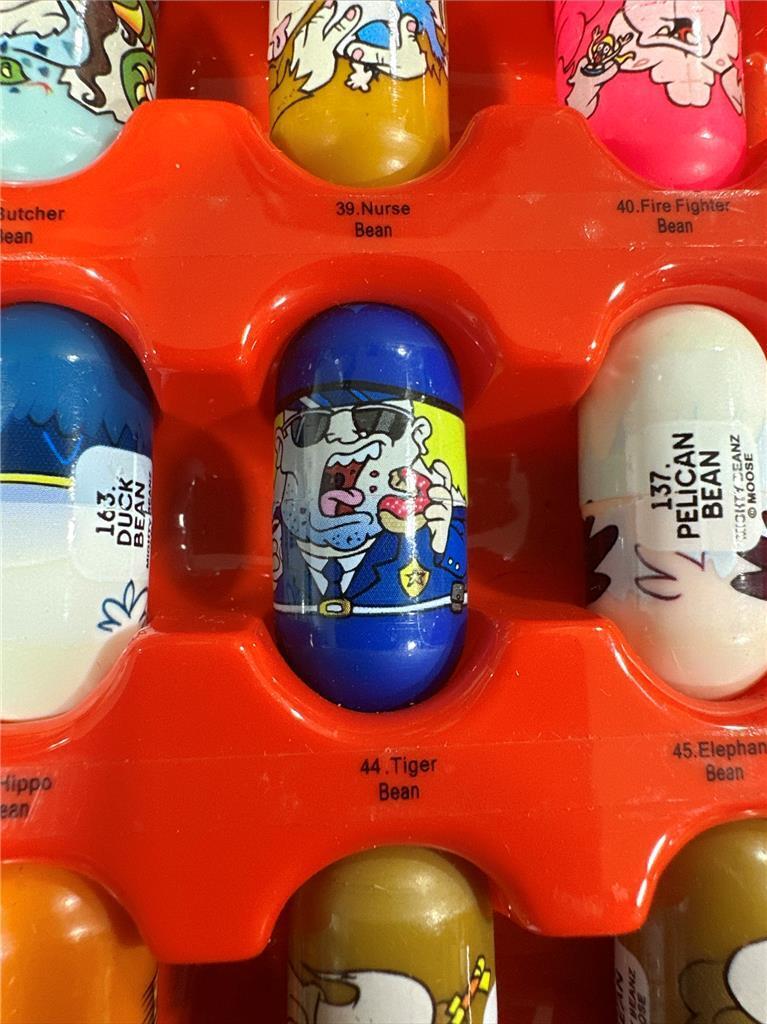 61 Mighty Beanz With Red Case