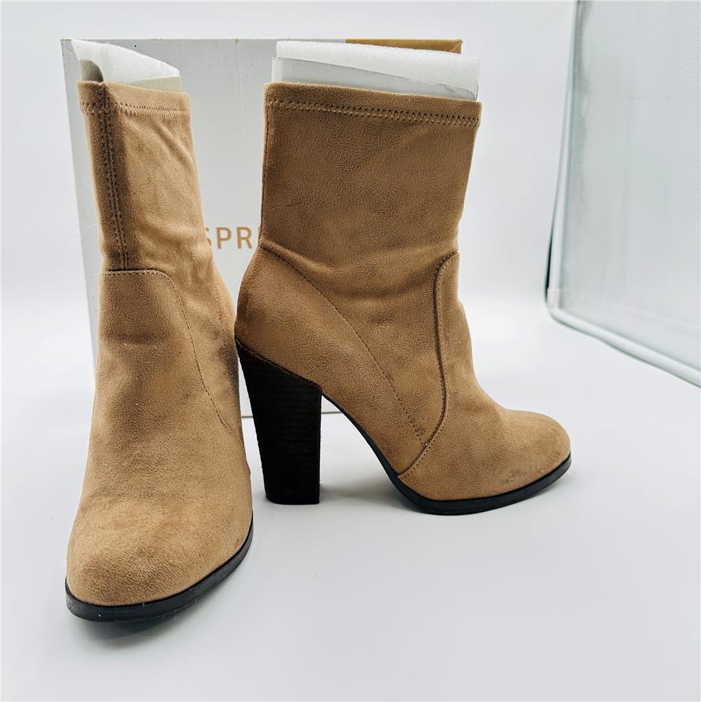 Call it Spring Tan Ankle Boot Size 6