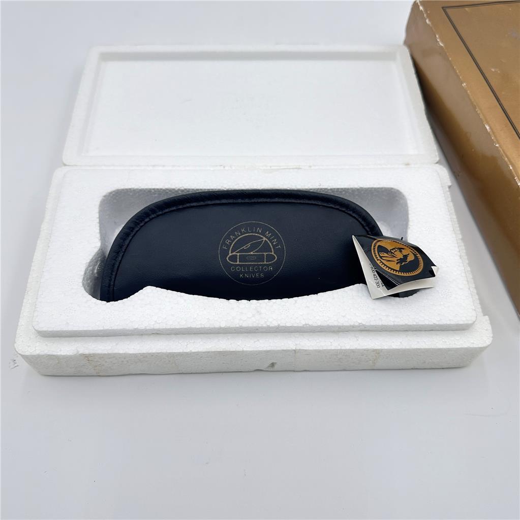 Franklin Mint Wolf Head Collector Knife with Case and Box Very Good Condition