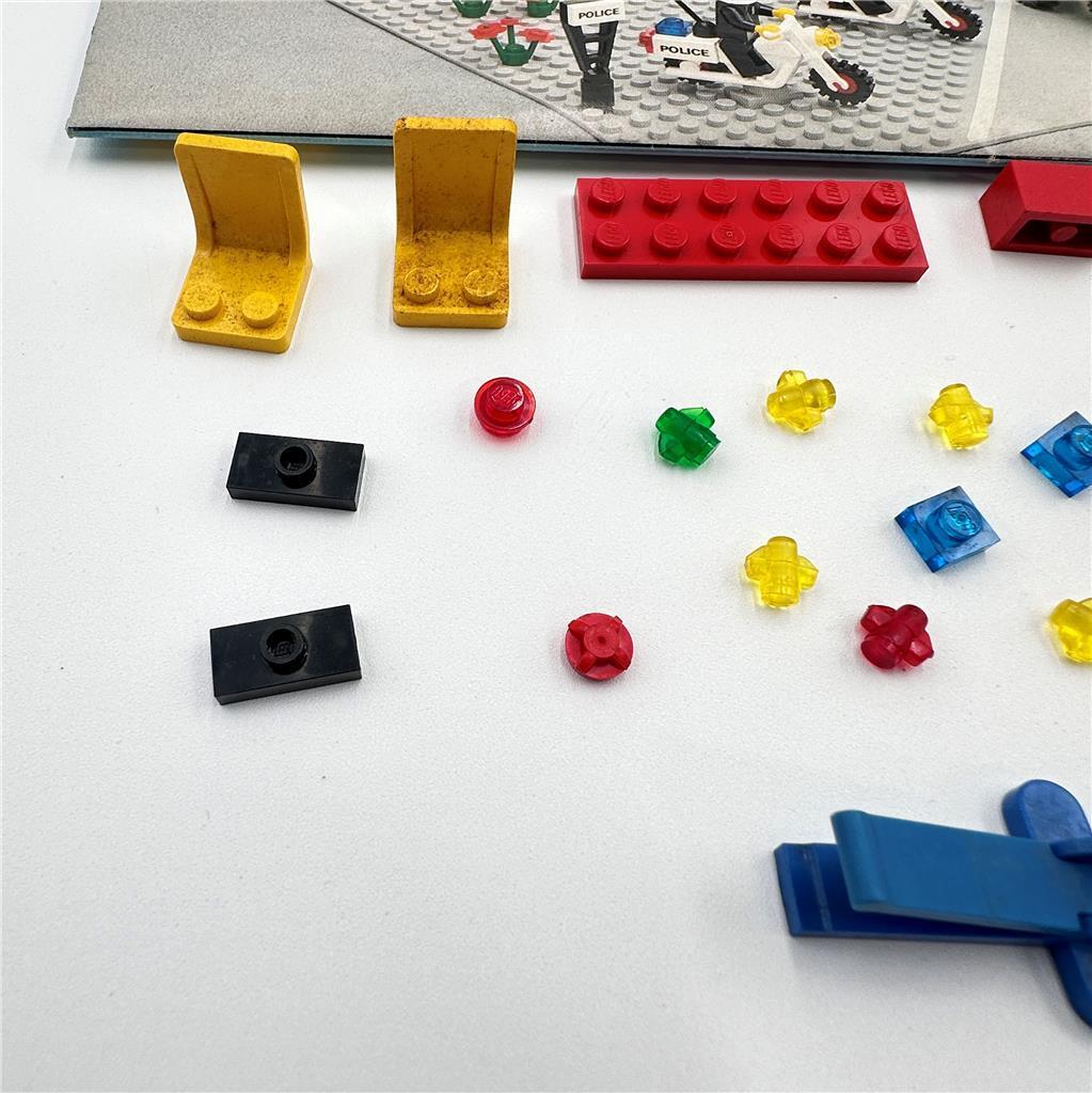 LEGO Town: Police Command Base-Missing pieces-See pictures