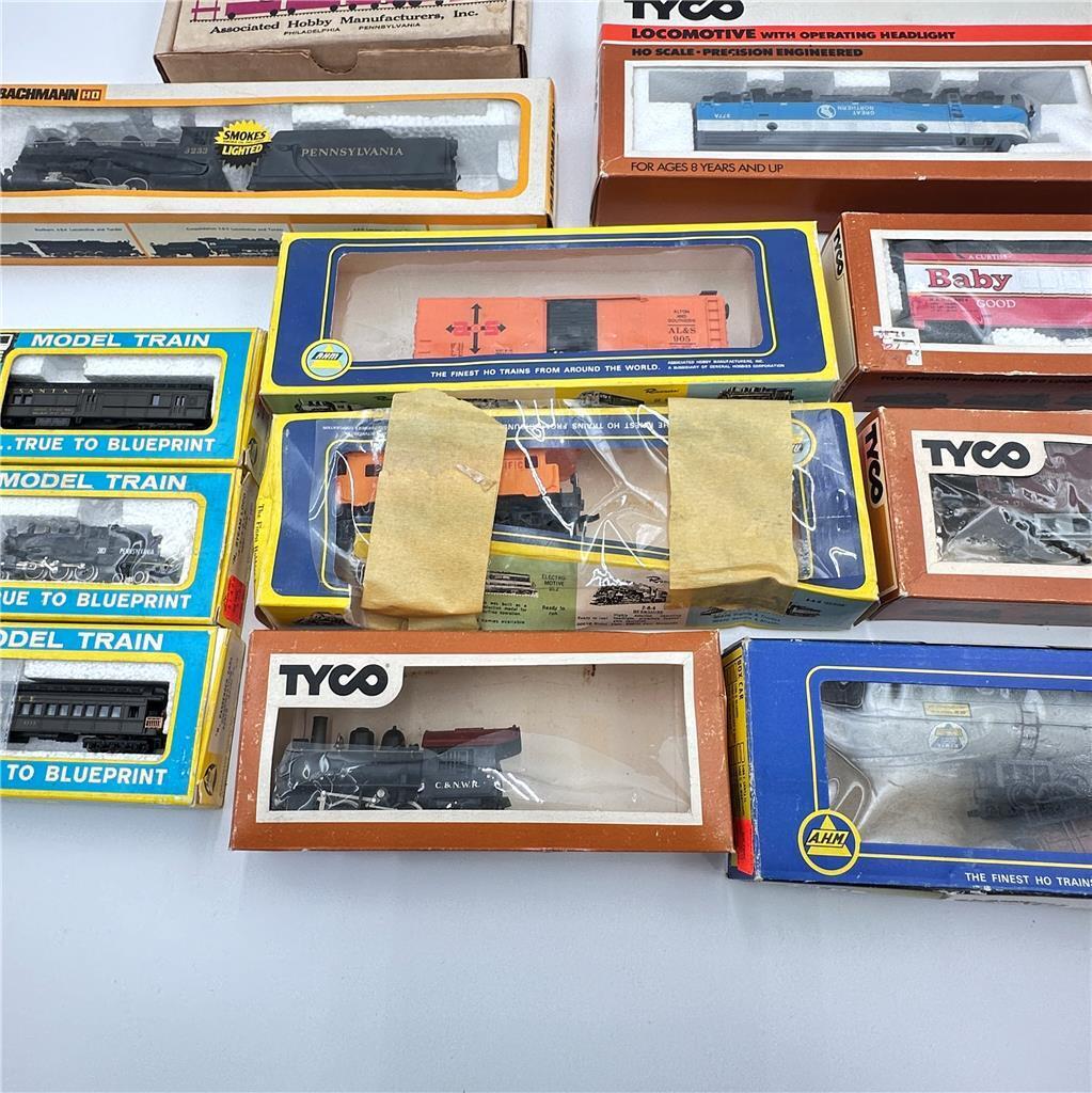 Lot of Model Trains, Tracks and Buildings Please See Pictures
