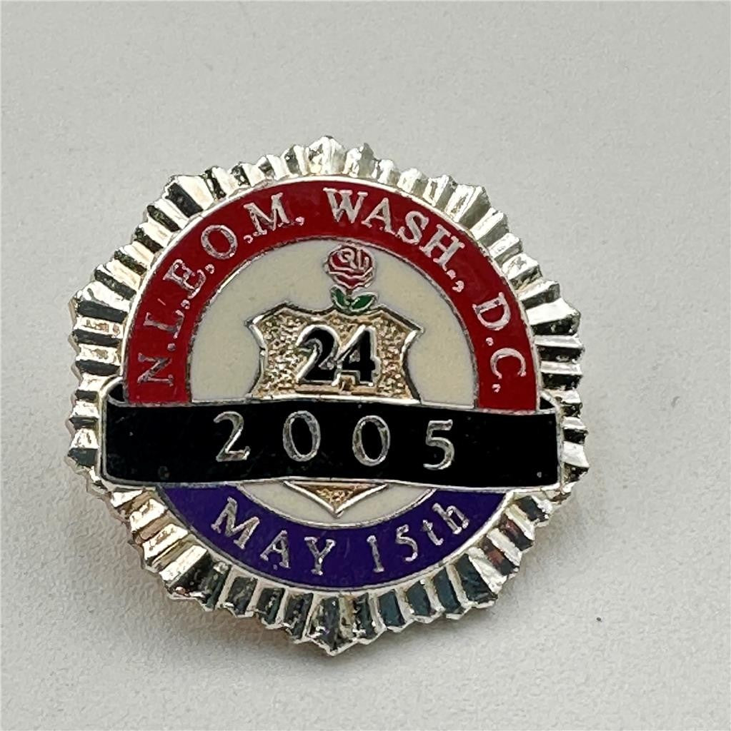 NLEOM National Law Enforcement Officers Memorial Wash DC 2005 Pin