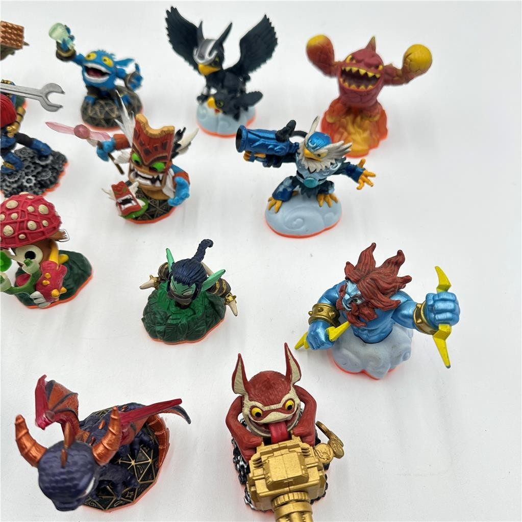 Lot of Skylanders Figures and Traps