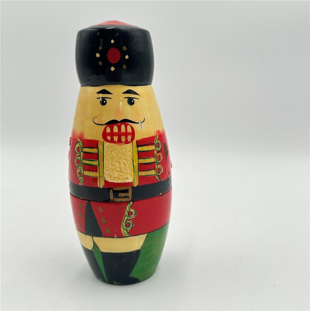 Vintage 1990 Russian Nesting Dolls Nutcracker