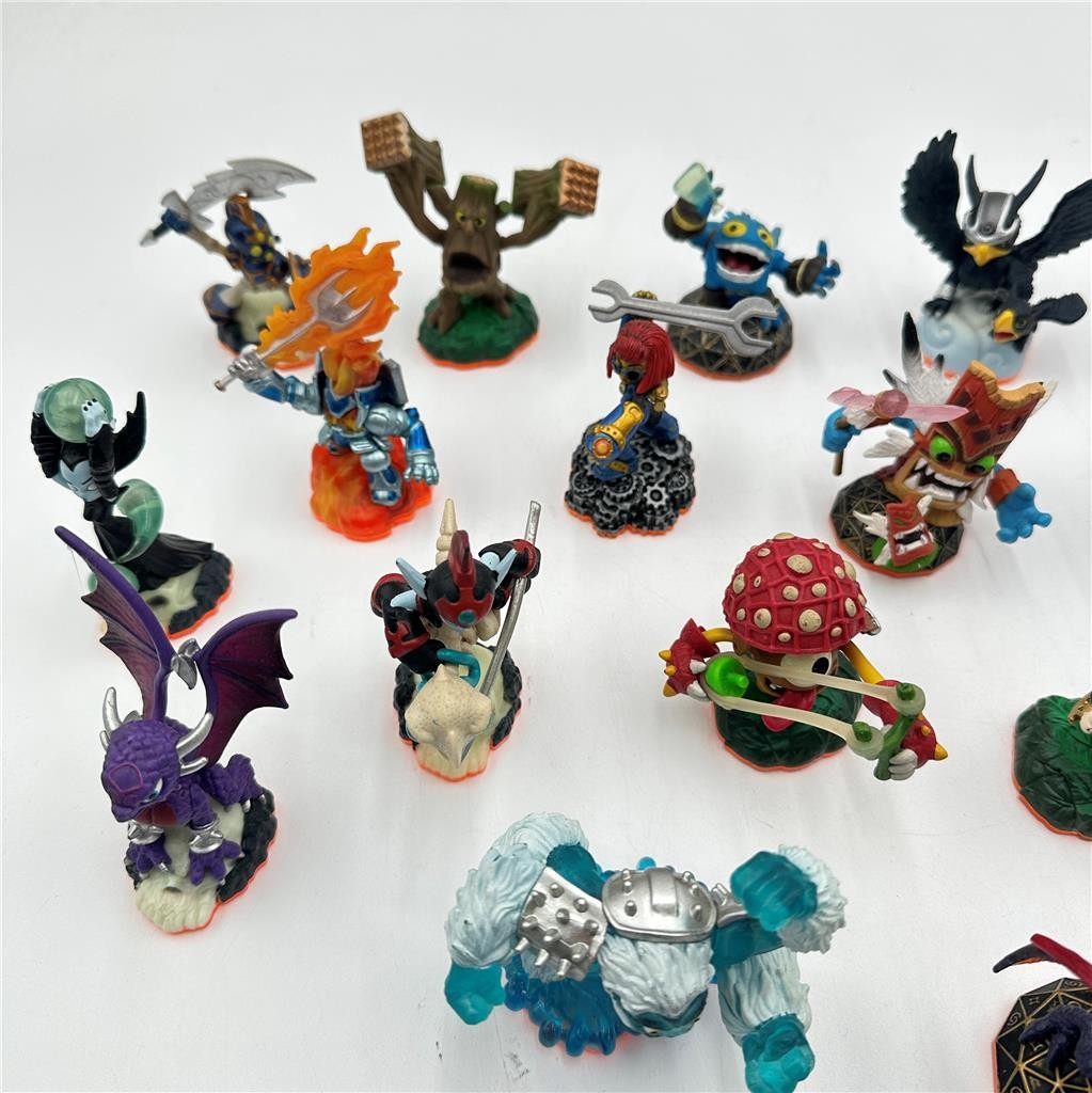 Lot of Skylanders Figures and Traps