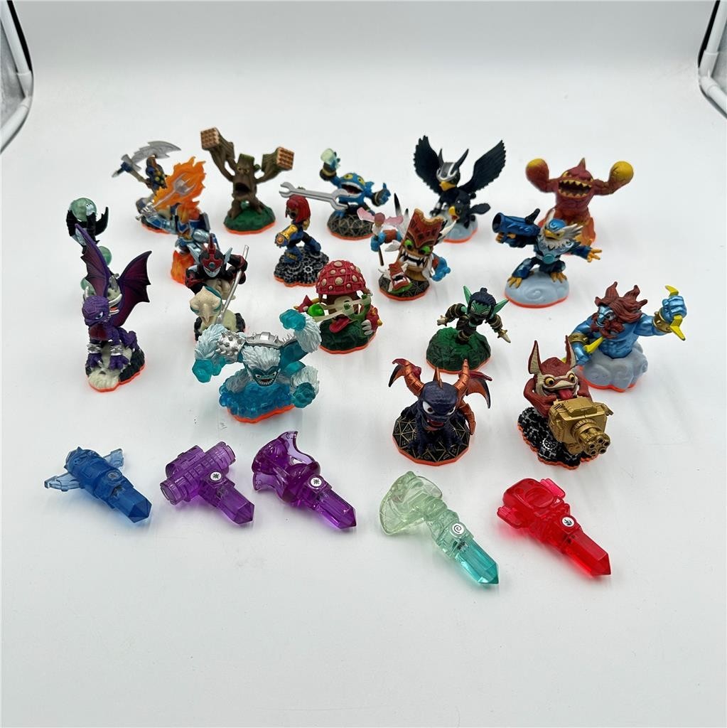 Lot of Skylanders Figures and Traps