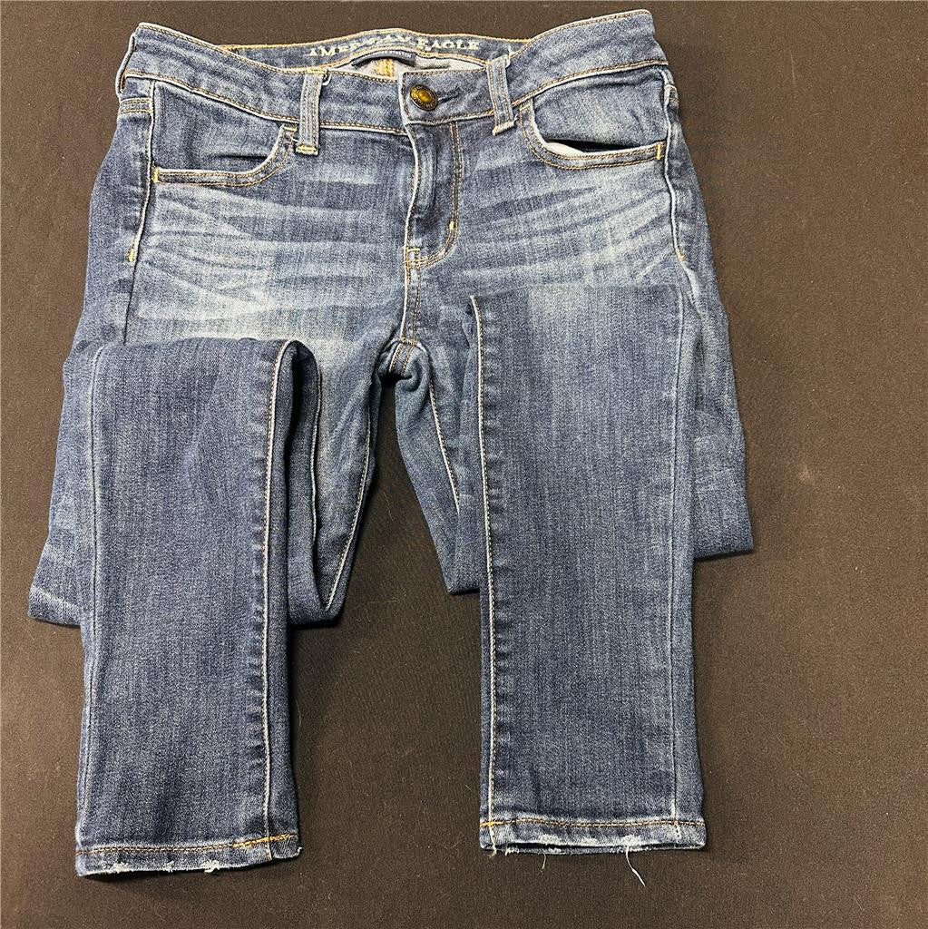 American Eagle Outfitters Sz 4 Skinny Jeans Super Super Stretch Soft Dark Denim