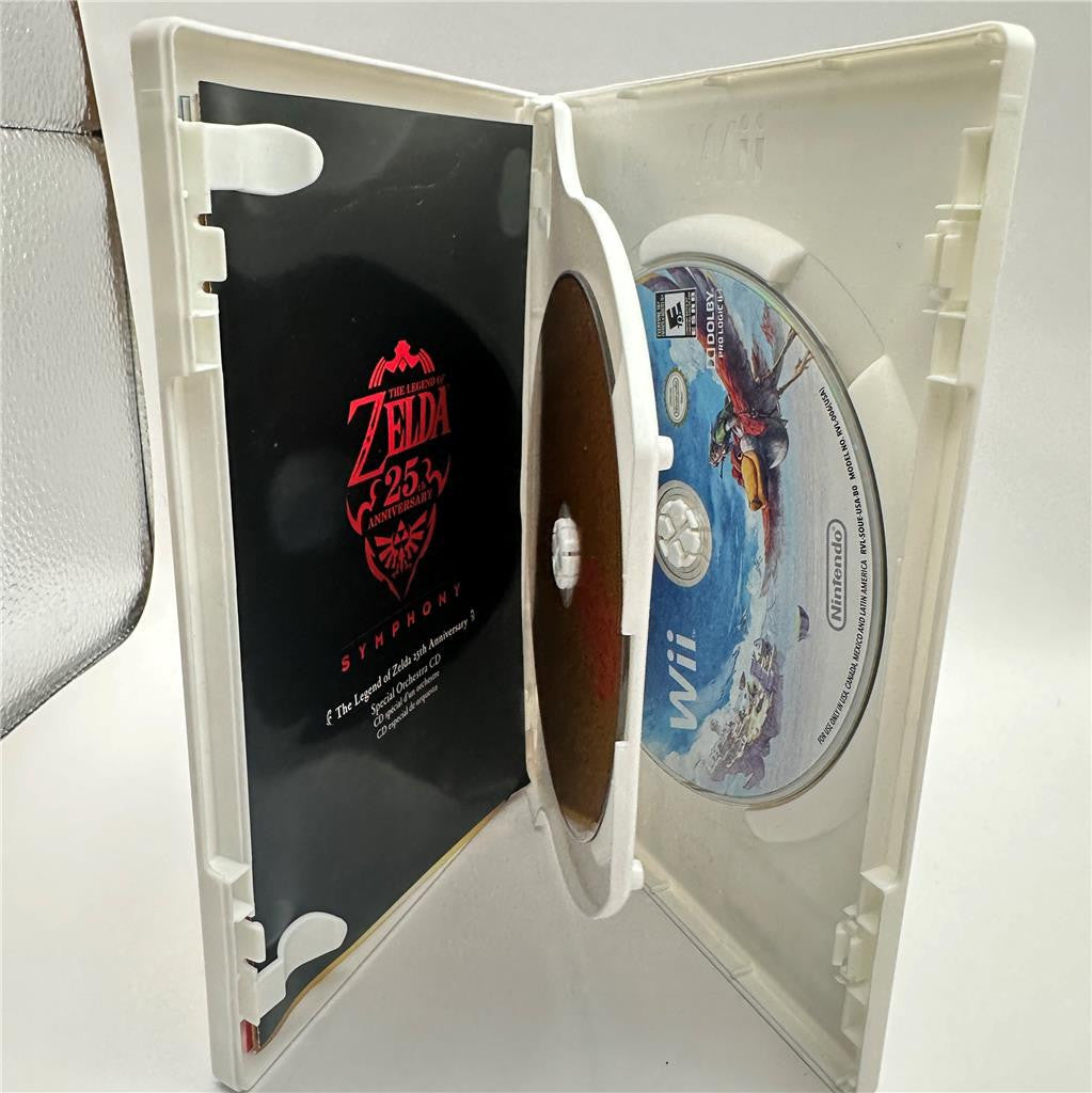 The Legend of Zelda: Skyward Sword Nintendo Wii 2011 CIB Complete with Music CD