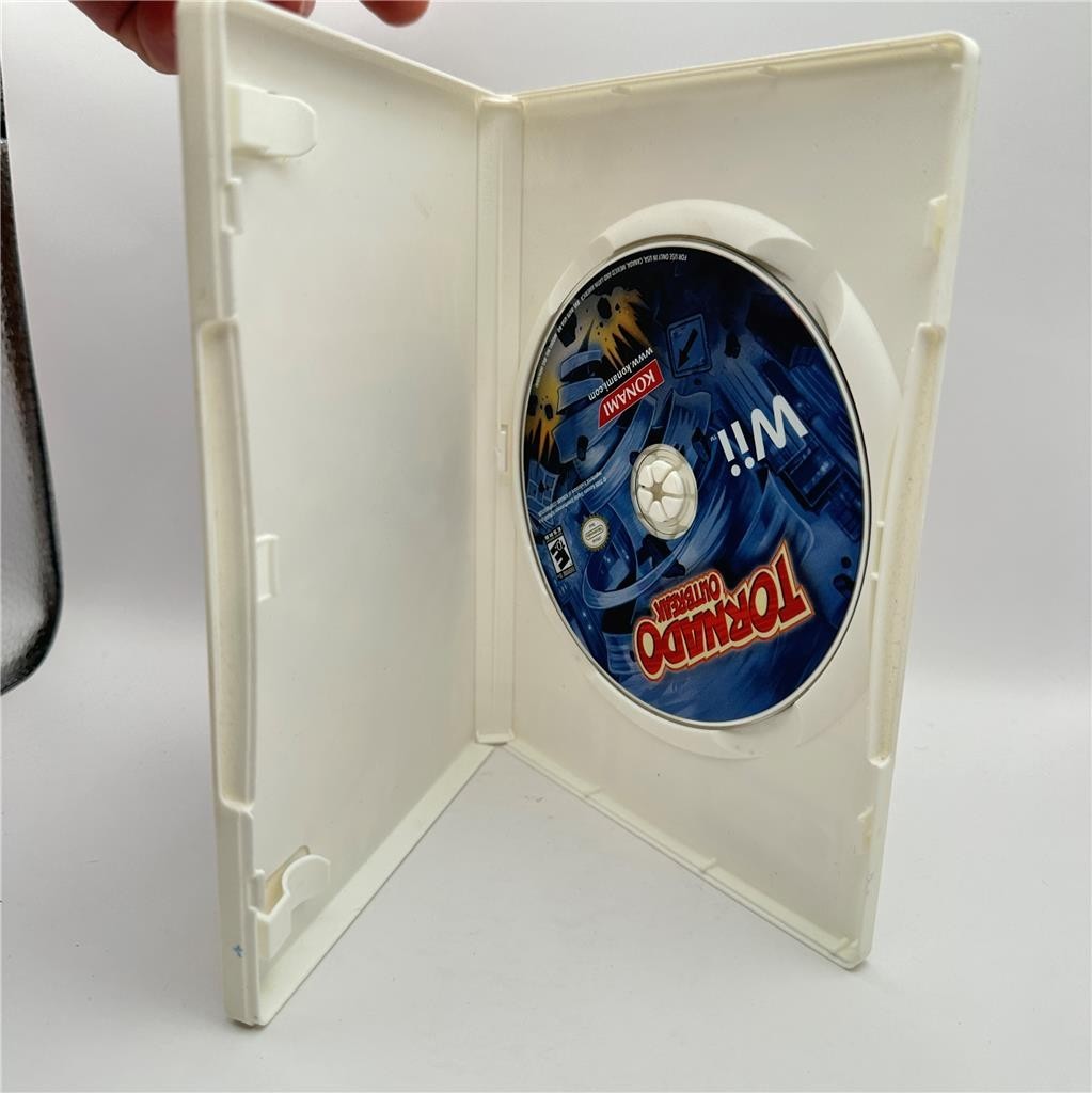 Tornado Outbreak (Nintendo Wii, 2009) No Manual! Tested & Working!