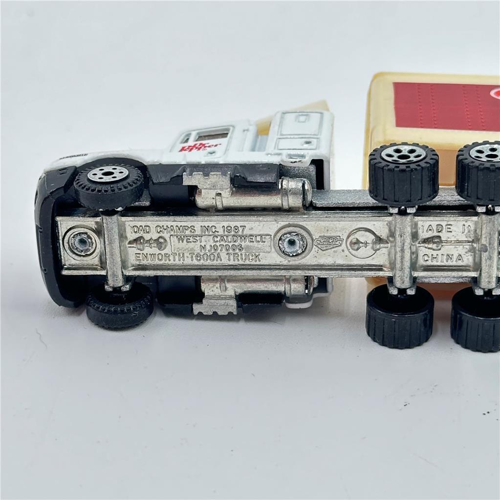 Road Champs Dr Pepper Kenworth Truck Trailer Die Cast Semi 1987